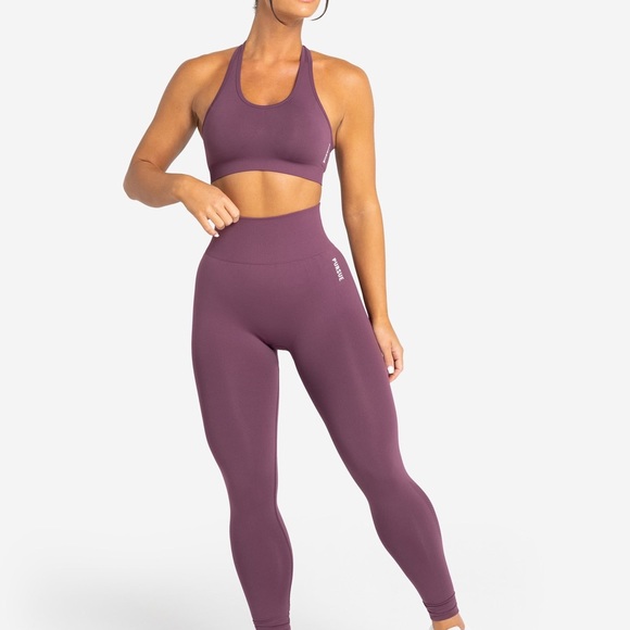 LAST CHANCE | Plum Move Seamless Sports Bra - Picture 3 of 9
